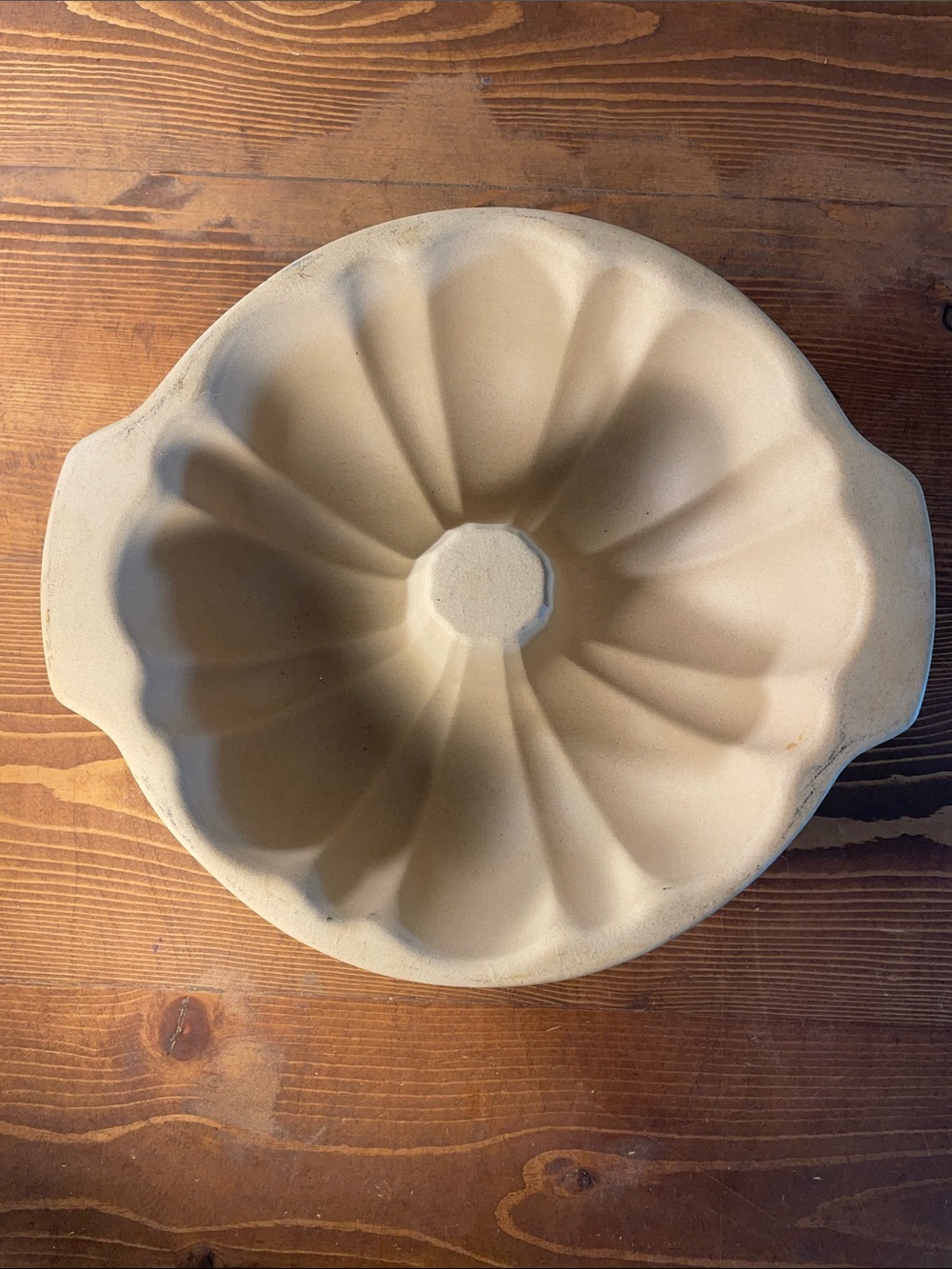The Pampered Chef Family Heritage Stoneware Bundt Pan - DISCONTINUED - EUC